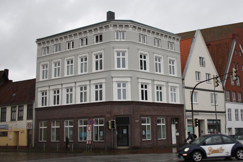 Riverside Apartments Lübeck Exterior foto